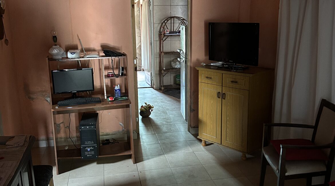 CASA + LOCAL EN VENTA!!