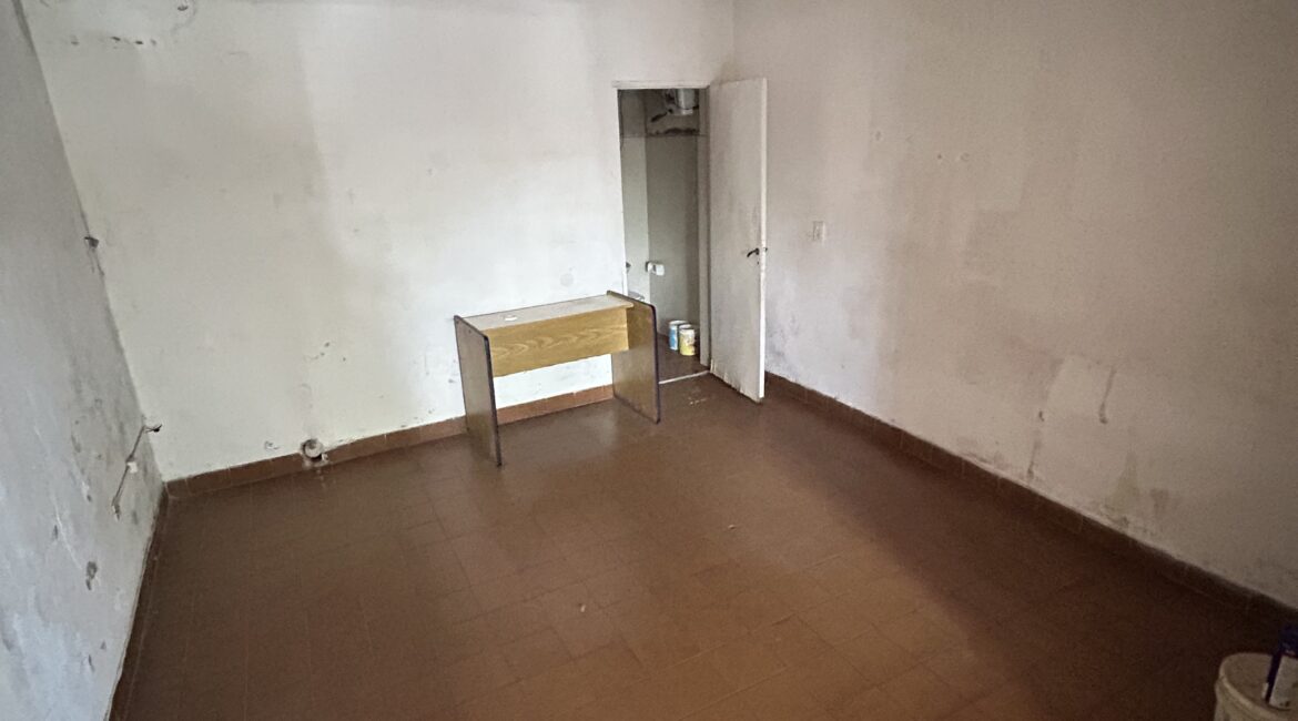 CASA + LOCAL EN VENTA!!